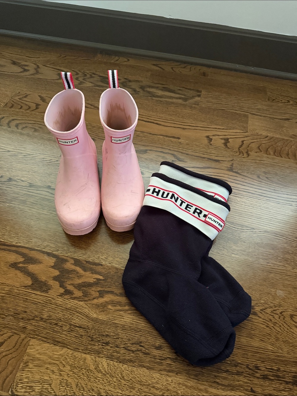 Hunter Pink play  Rain Boots with Navy Branded Boot Socks 9